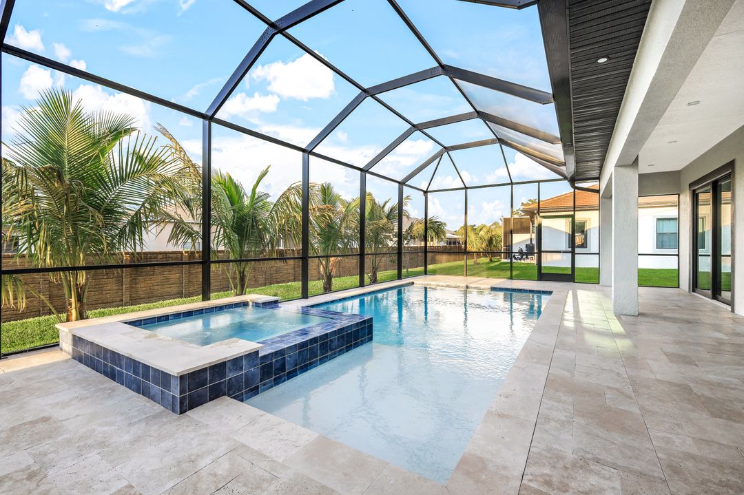 860 Palmetto Pointe Cir, Cape Coral, FL 33991