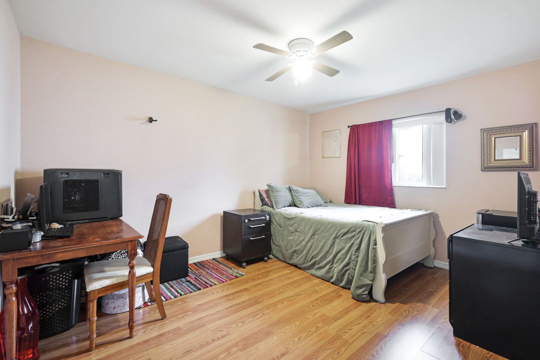 1332 SW 1st Ave, Cape Coral, FL 33991