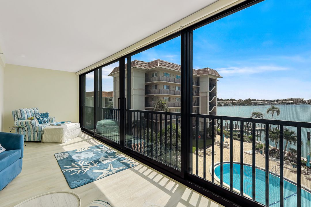 222 Harbour Dr #407, Naples, FL 34103
