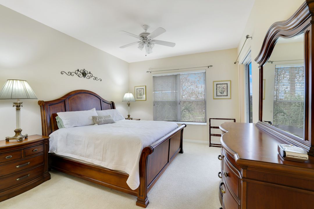 8247 Parkstone Pl #305, Naples, FL 34120