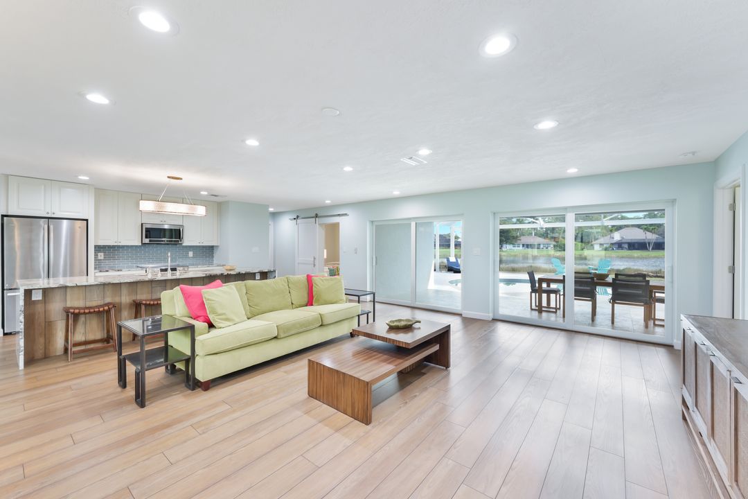 2218 Kings Lake Blvd, Naples, FL 34112