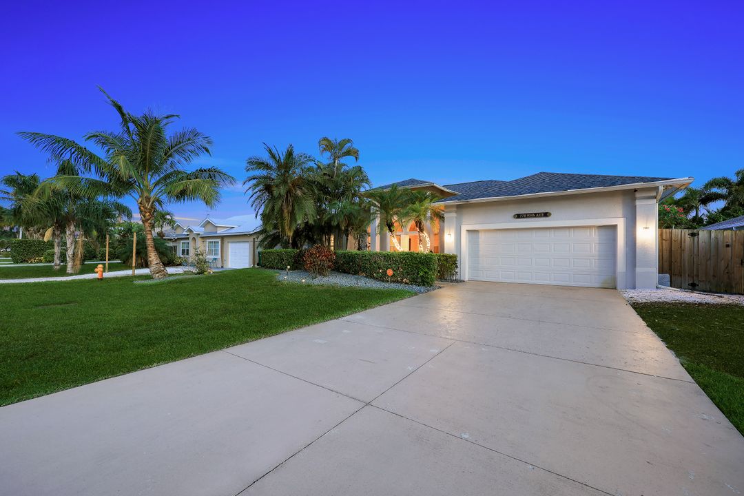 778 95th Ave N, Naples, FL 34108
