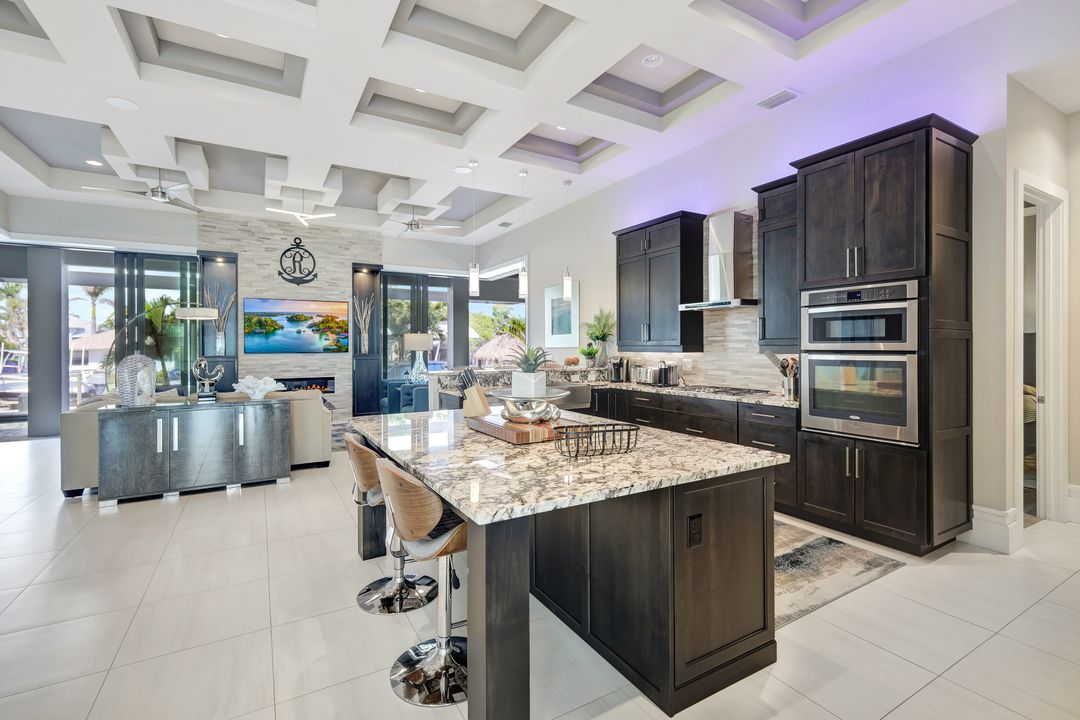 1135 Lorraine Ct, Cape Coral, FL 33904