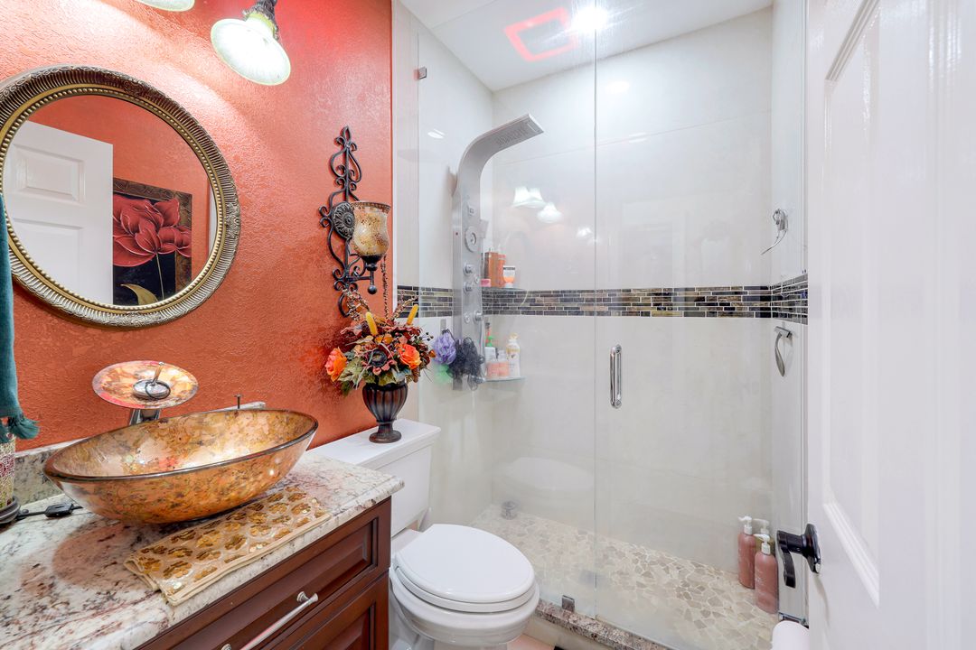 221 10th St SE, Naples, FL 34117