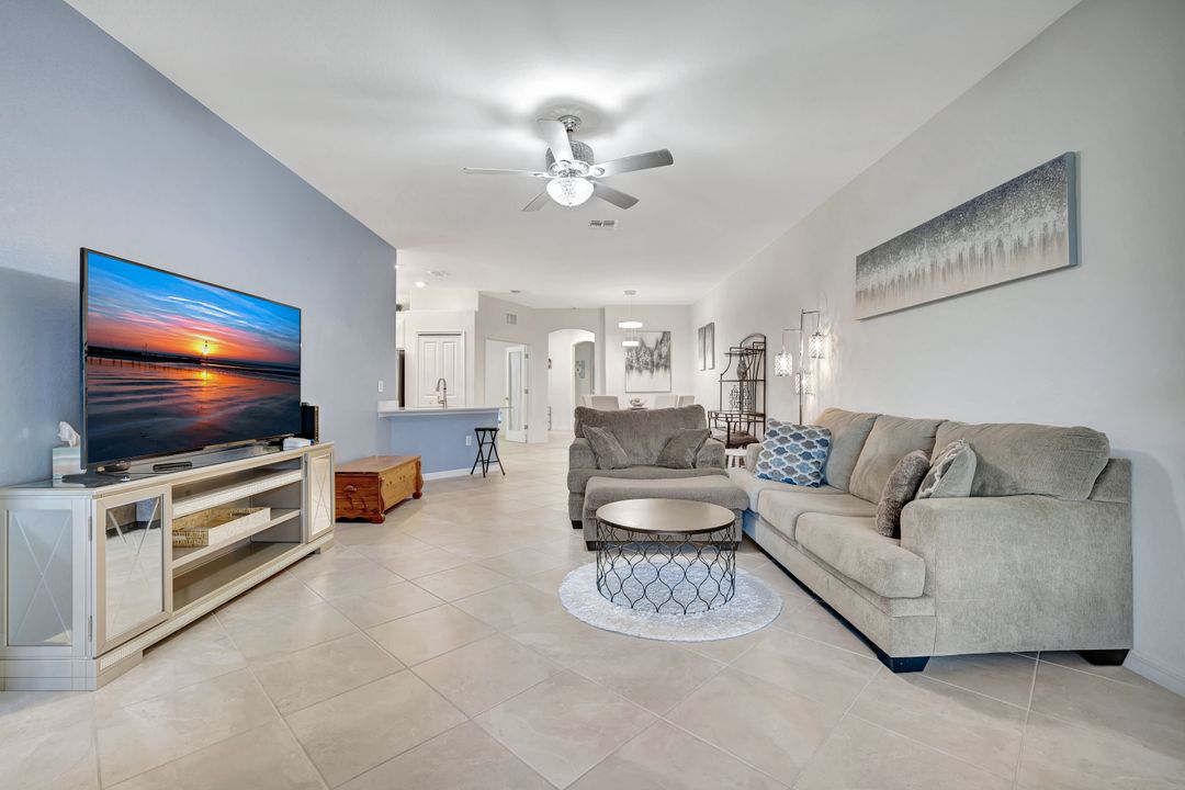 2567 Vine Ave, Naples, FL 34120