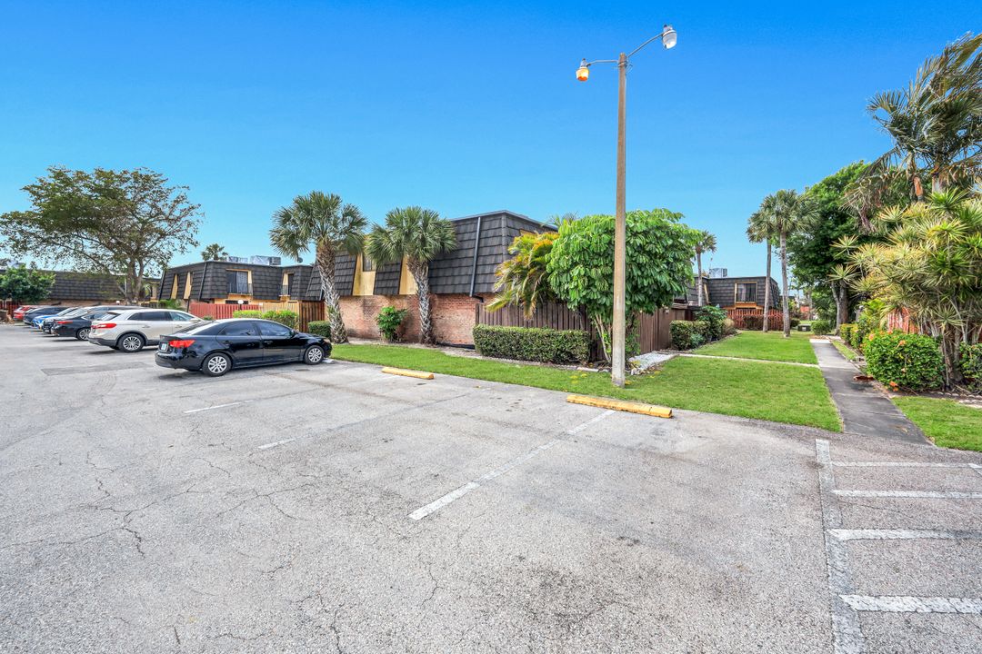 5567 Malt Dr #1, Fort Myers, FL 33907