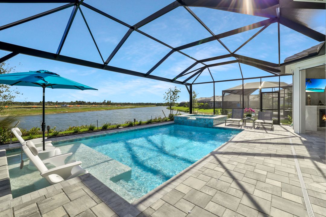 15710 Triesta Ln, Naples, FL 34114