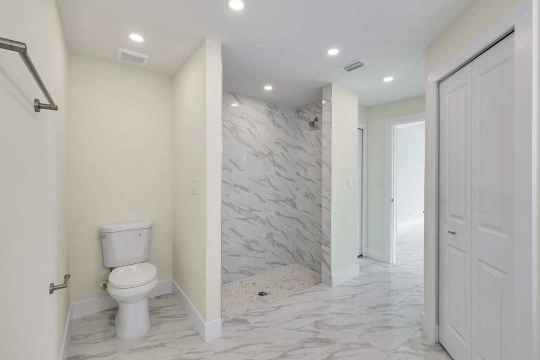 2622 NE 1st Pl, Cape Coral, FL 33909