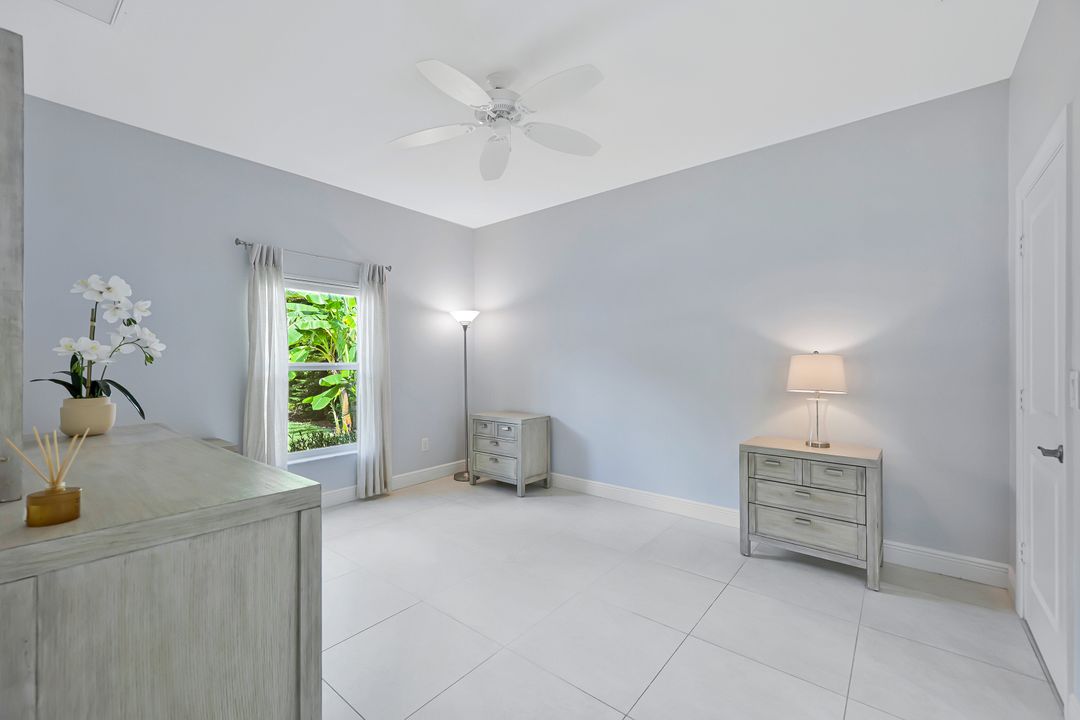 3892 14th St N, Naples, FL 34103
