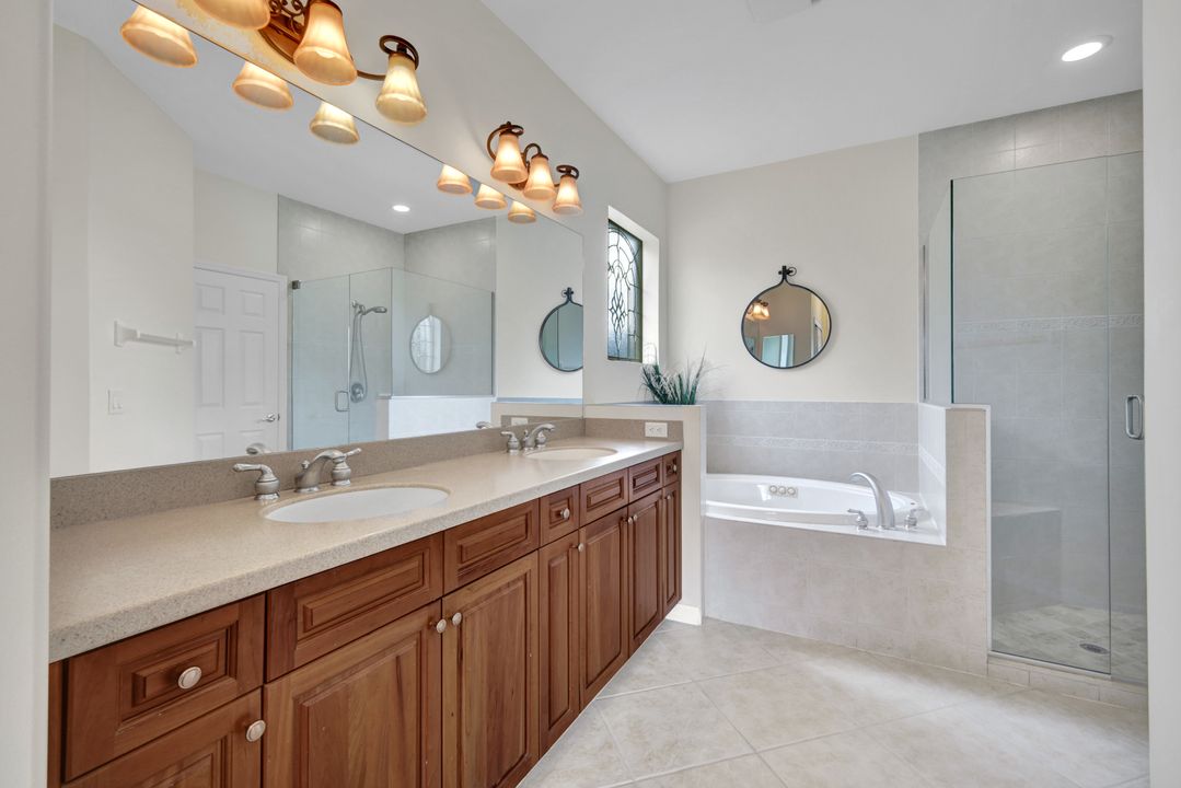 9359 Trieste Dr, Fort Myers, FL 33913