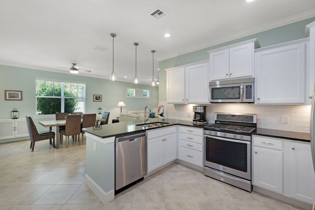 10661 Jackson Square Dr, Estero, FL 33928