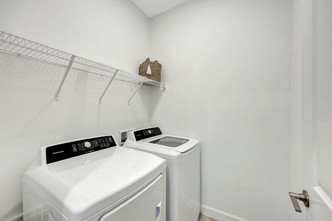 13842 Hunter Oak Dr, Fort Myers, FL 33913