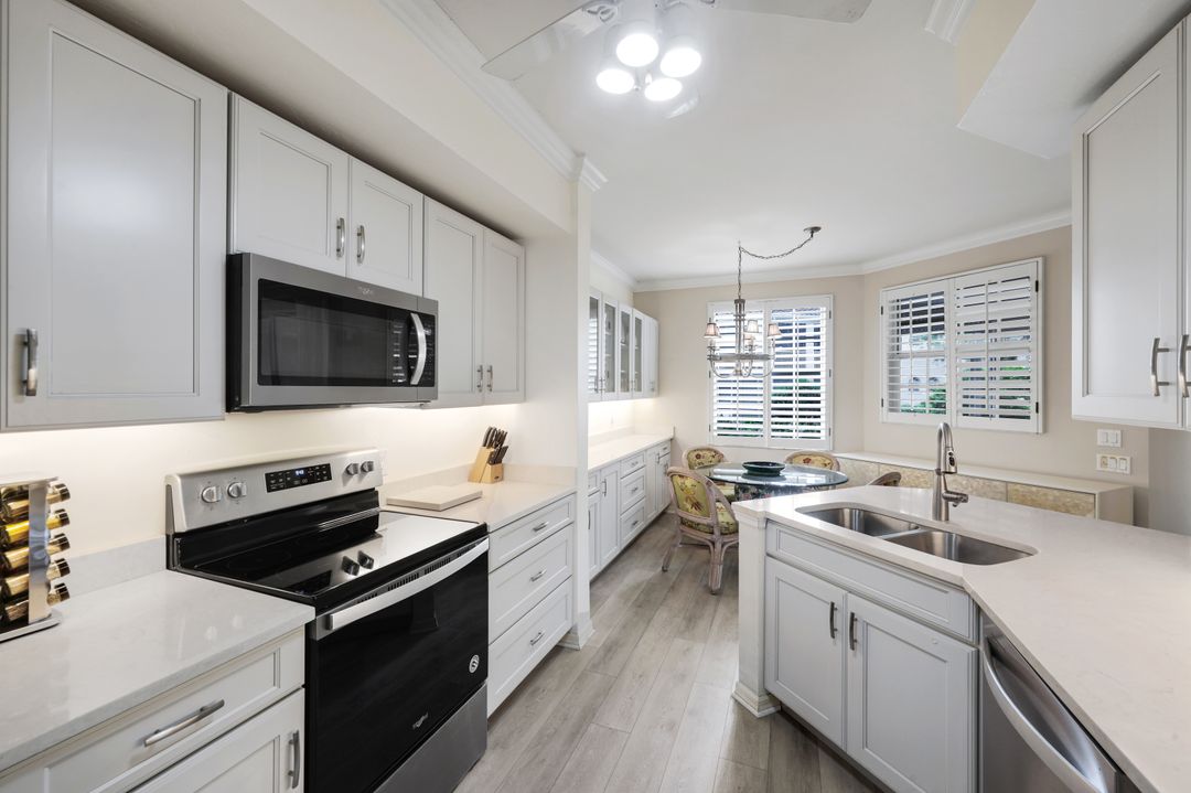 400 L'Ambiance Cir #104, Naples, FL 34108