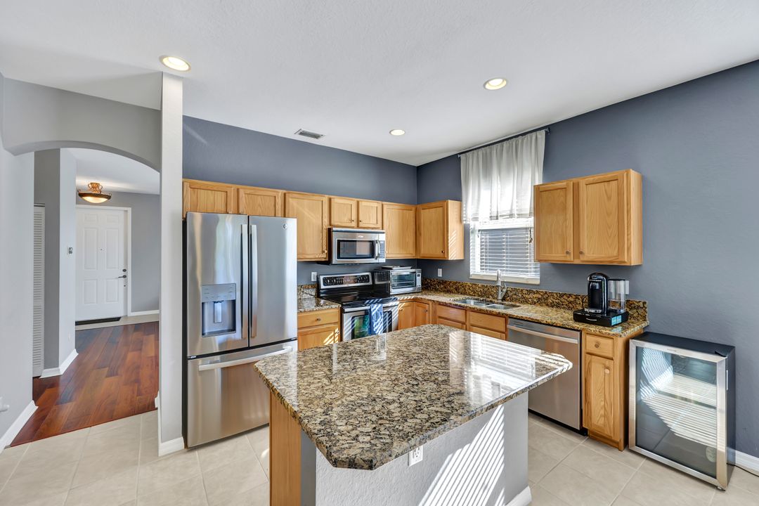 9262 Chestnut Tree Loop, Fort Myers, FL 33967