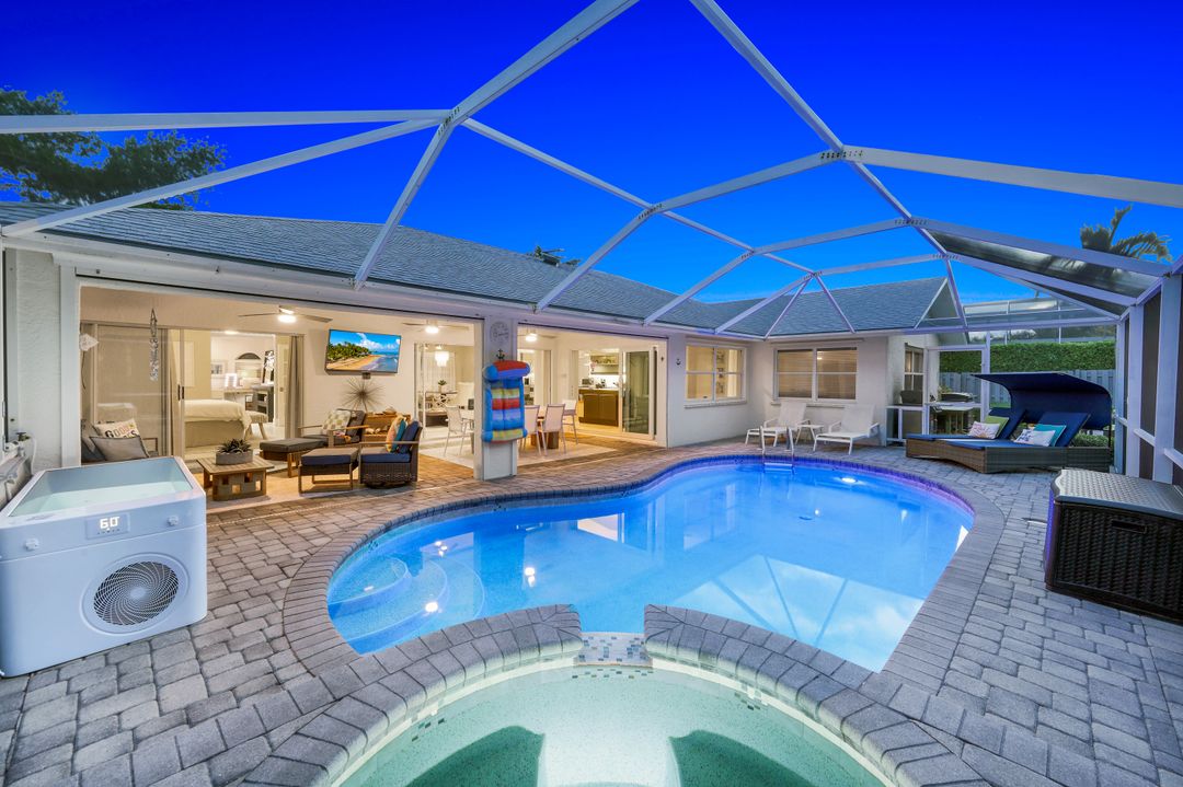 661 97th Ave N, Naples, FL 34108