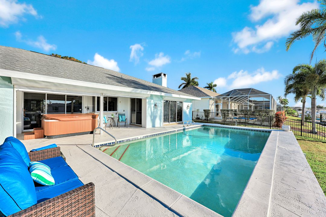 1326 SE 21st Ave, Cape Coral, FL 33990