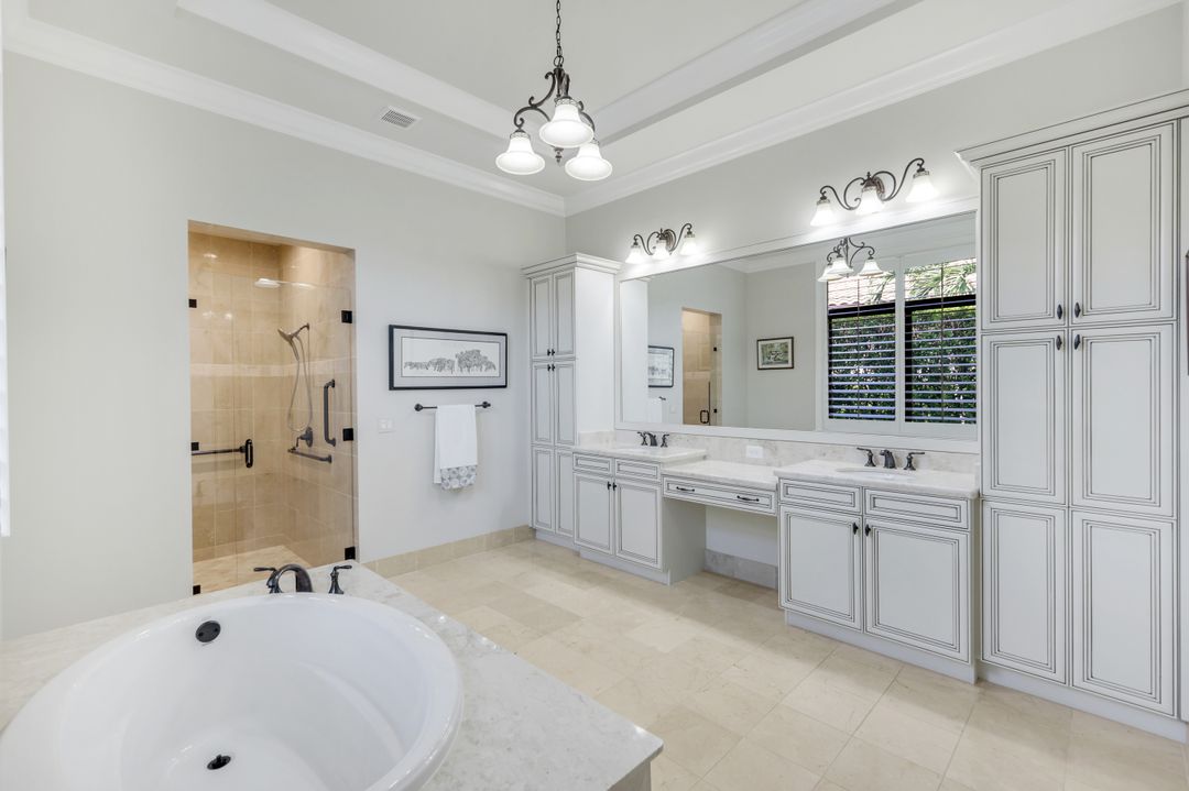 2351 Traditions Ct, Naples, FL 34105