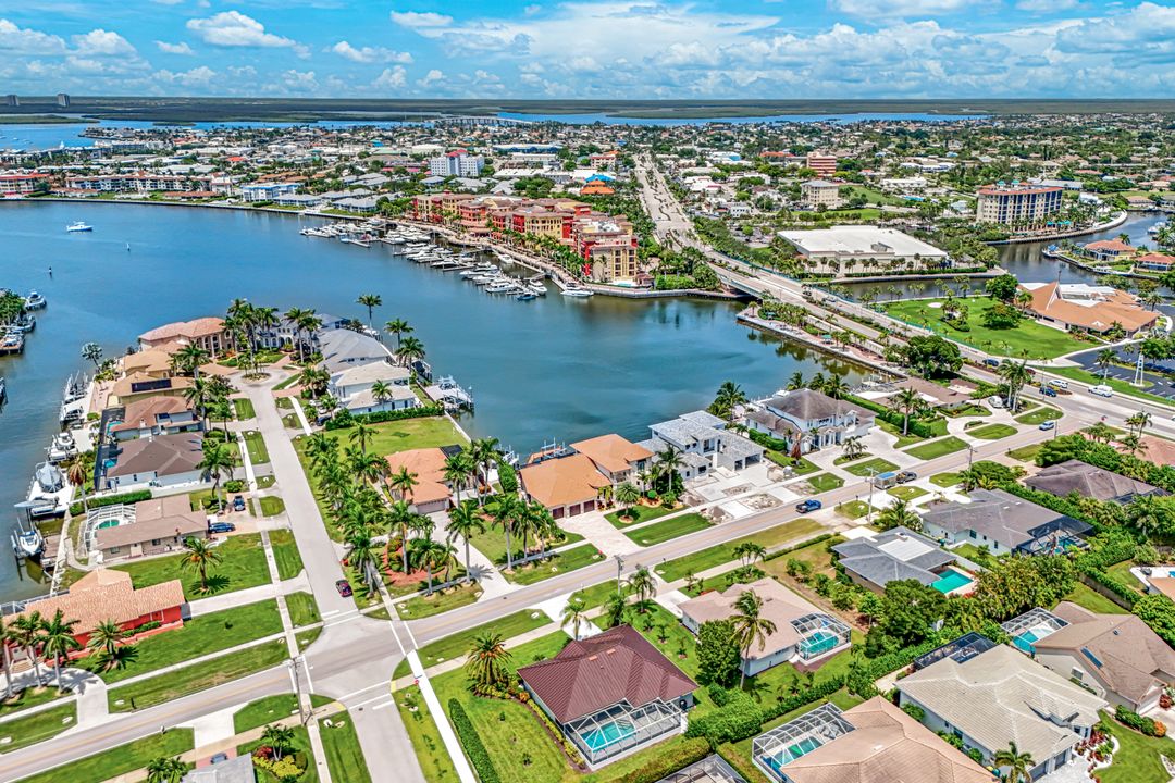 711 Tigertail Ct, Marco Island, FL 34145