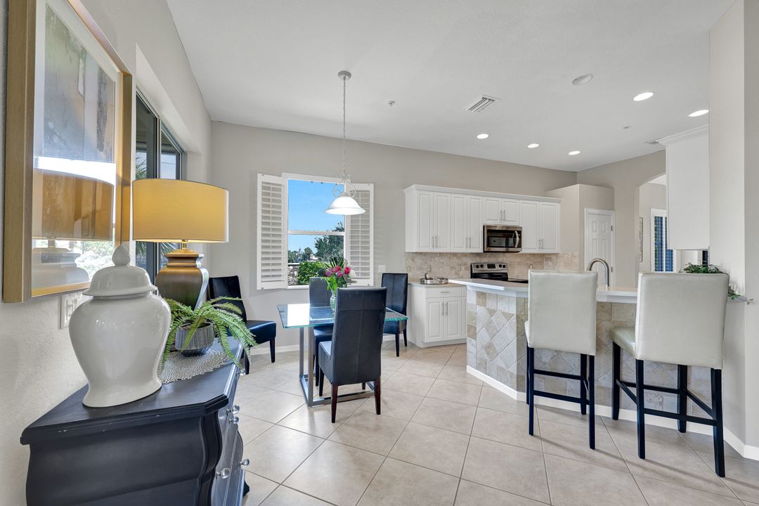 8723 Coastline Ct #202, Naples, FL 34120