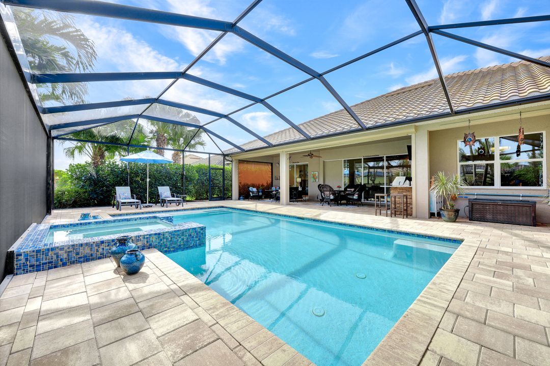 9314 Quarry Dr, Naples, FL 34120