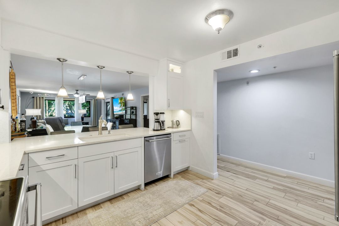 9901 Sunset Cove Ln #222, Fort Myers, FL 33919