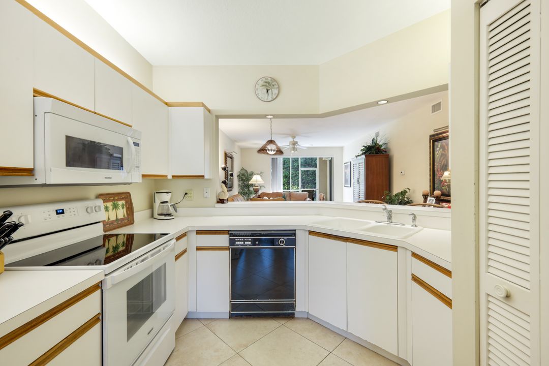 823 Tanbark Dr #103, Naples, FL 34108