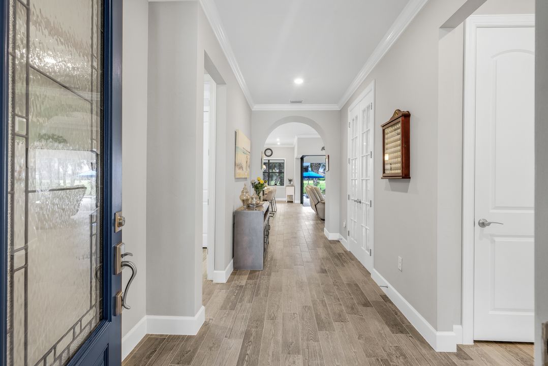 9354 Greyhawk Trl, Naples, FL 34120