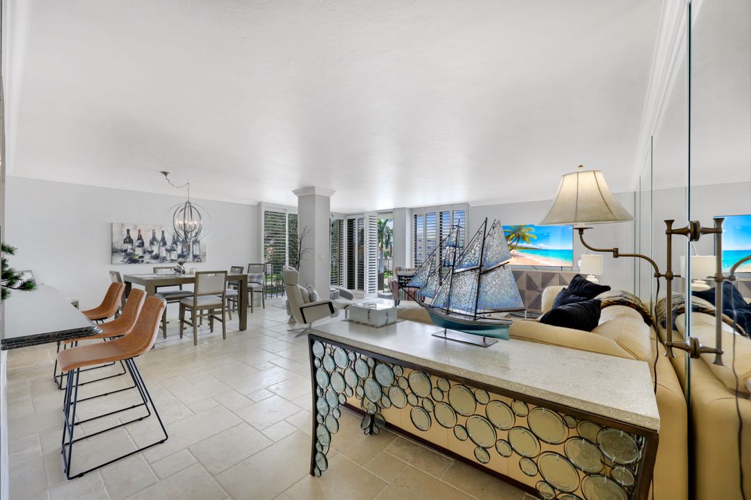 3115 Gulf Shore Blvd N #112 S, Naples, FL 34103