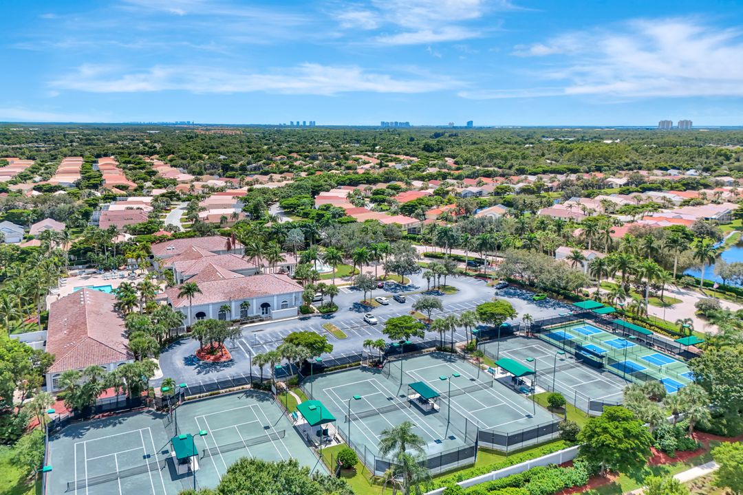 20001 Serene Meadow Ln, Estero, FL 33928