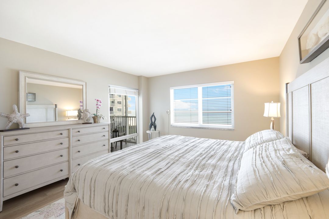 3443 Gulf Shore Blvd N #309, Naples, FL 34103