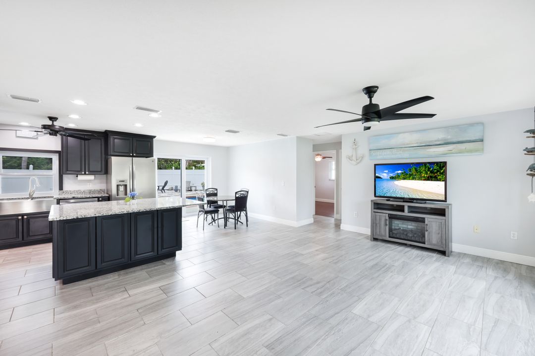 1683 S Hermitage Rd, Fort Myers, FL 33919