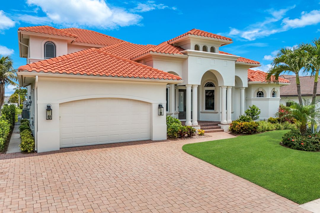 1148 Lamplighter Ct, Marco Island, FL 34145