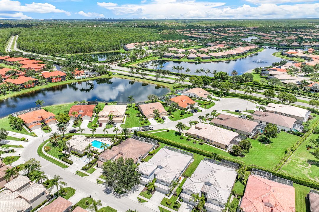 6596 Castlelawn Pl, Naples, FL 34113