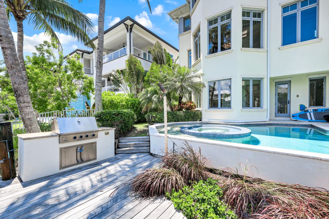 169 Conners Ave, Naples, FL 34108