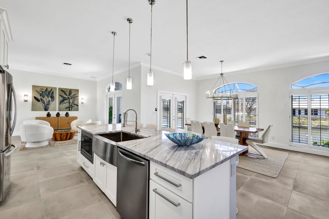 449 Heron Ave, Naples, FL 34108