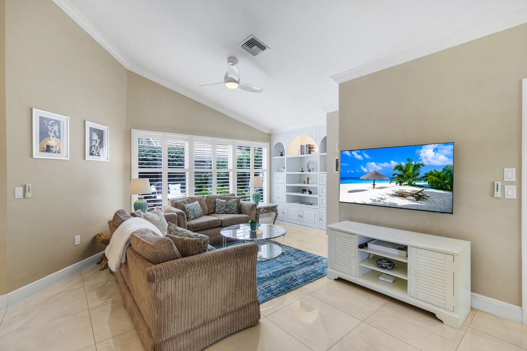 6619 Trident Way, Naples, FL 34108