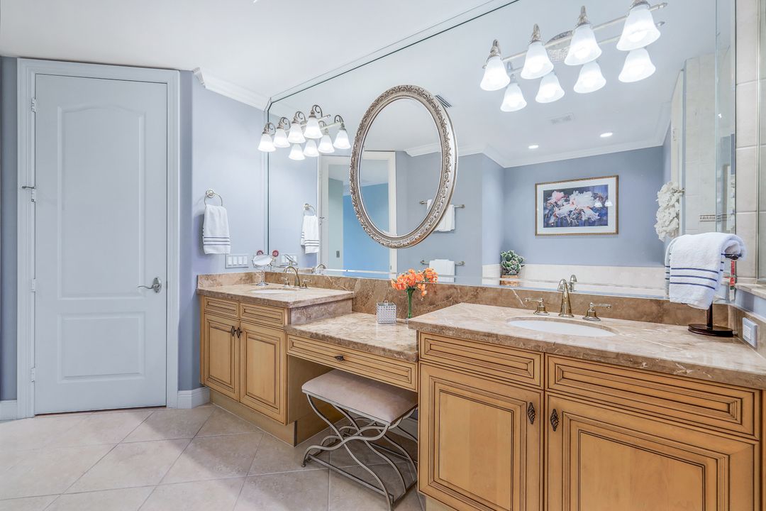 525 Avellino Isles Cir #33101, Naples, FL 34119