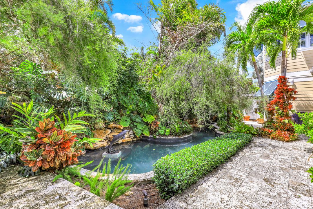266 15th Ave S, Naples, FL 34102