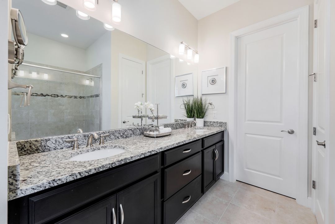 9465 Terresina Dr, Naples, FL 34119