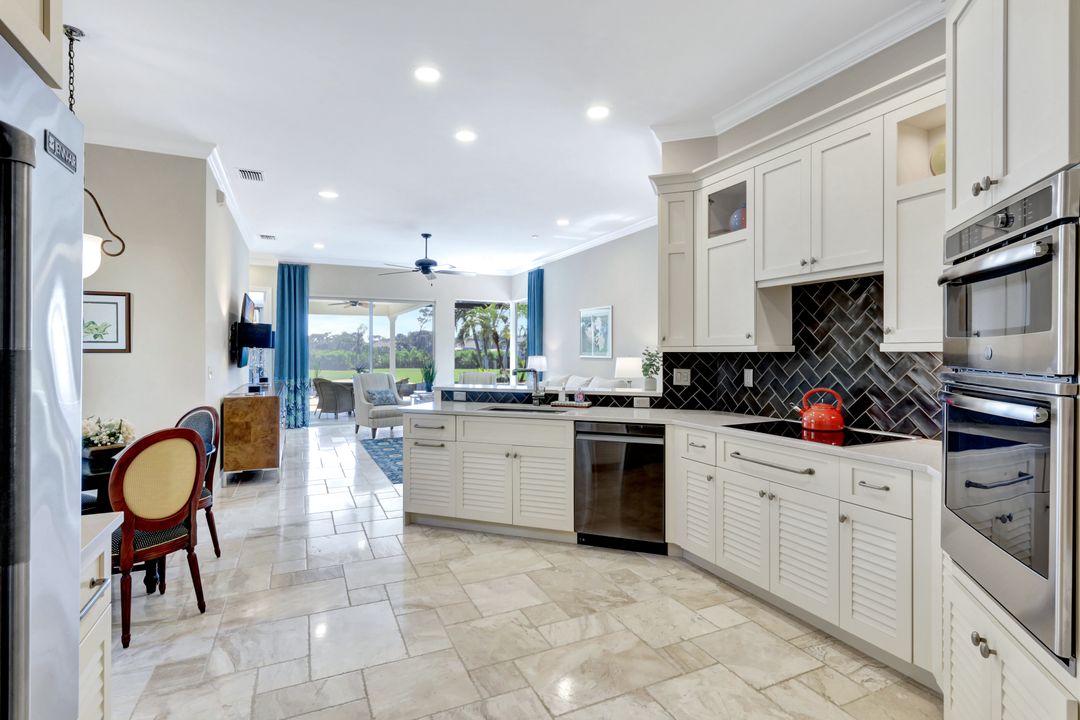 3671 Olde Cottage Ln, Bonita Springs, FL 34134