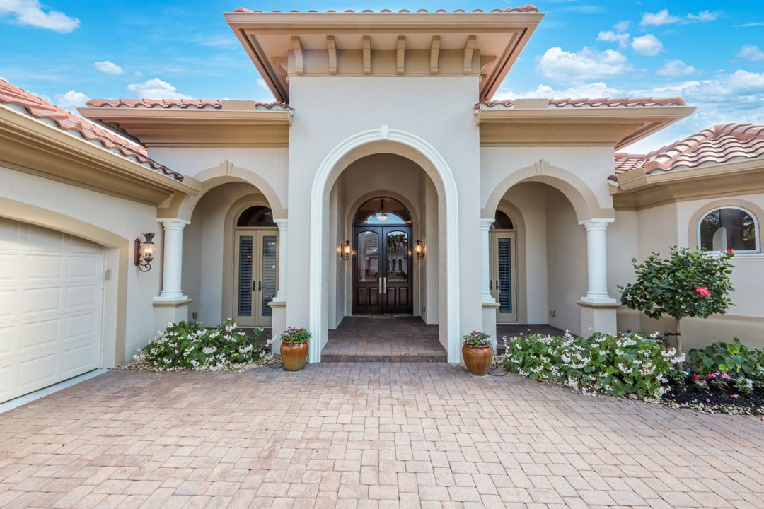 3848 Mahogany Bend Dr, Naples, FL 34114