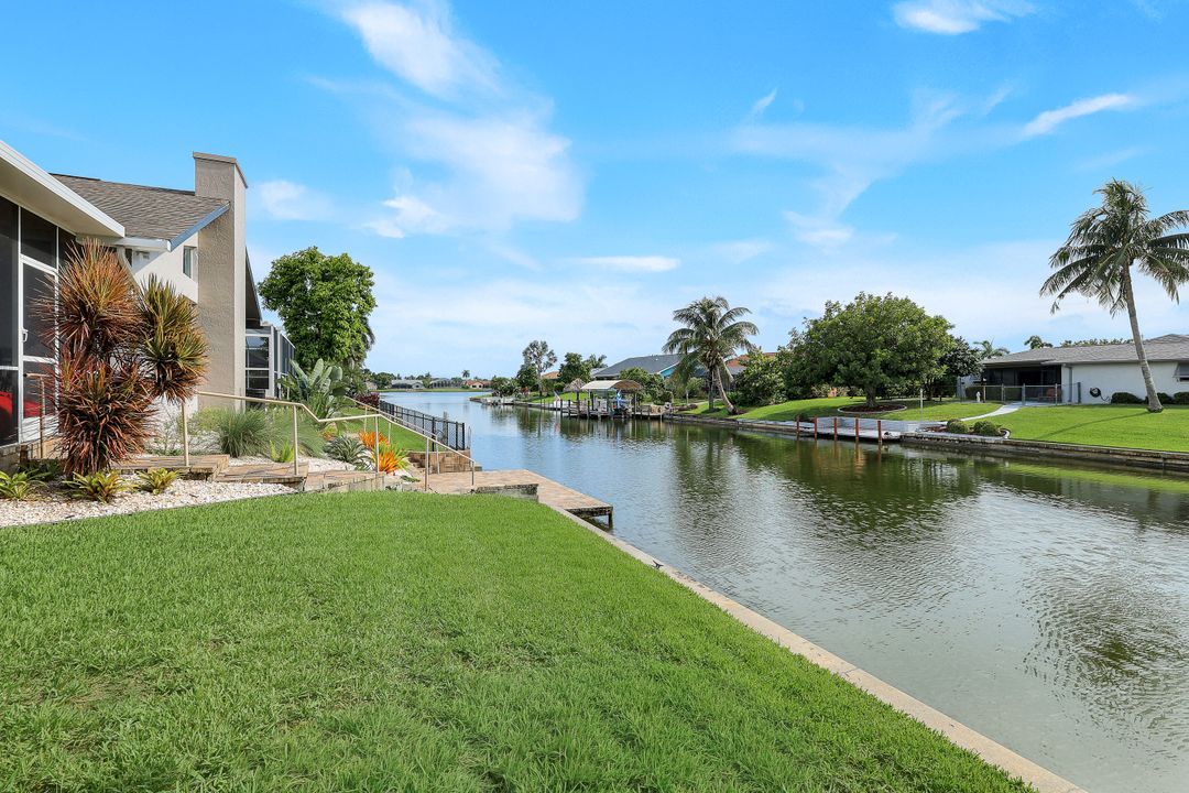 204 SE 20th Pl, Cape Coral, FL 33990