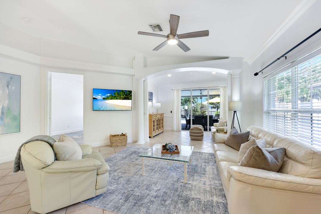 815 96th Ave N, Naples, FL 34108