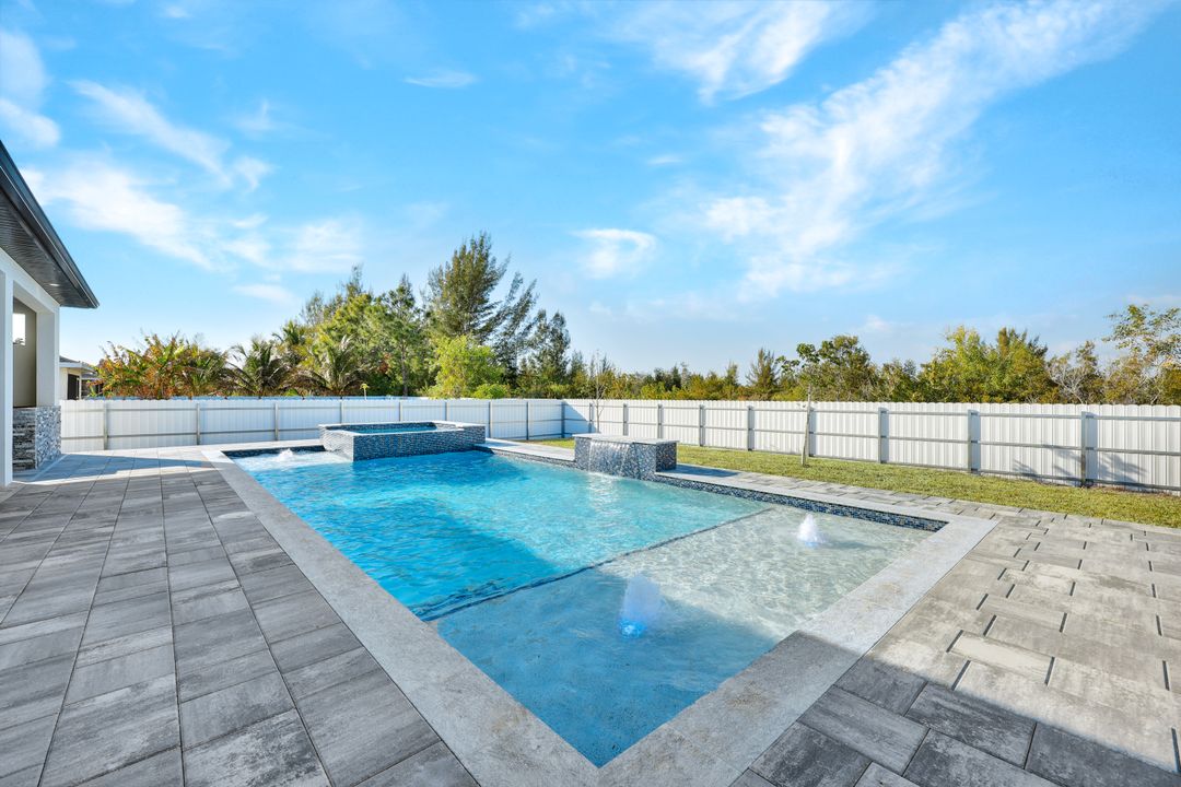 2917 NW 27th St, Cape Coral, FL 33993