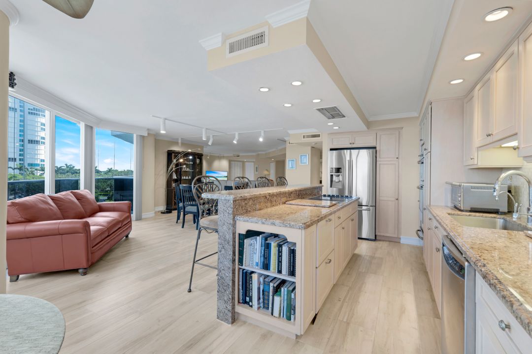 4041 Gulf Shore Blvd N #403, Naples, FL 34103