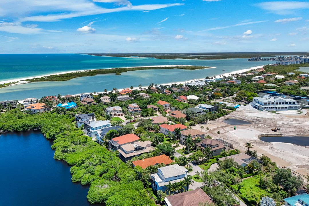834 Hideaway Cir W, Marco Island, FL 34145