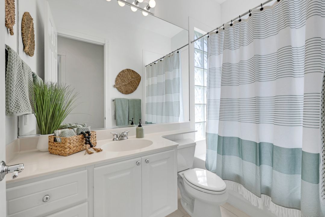 3730 Whidbey Way, Naples, FL 34119