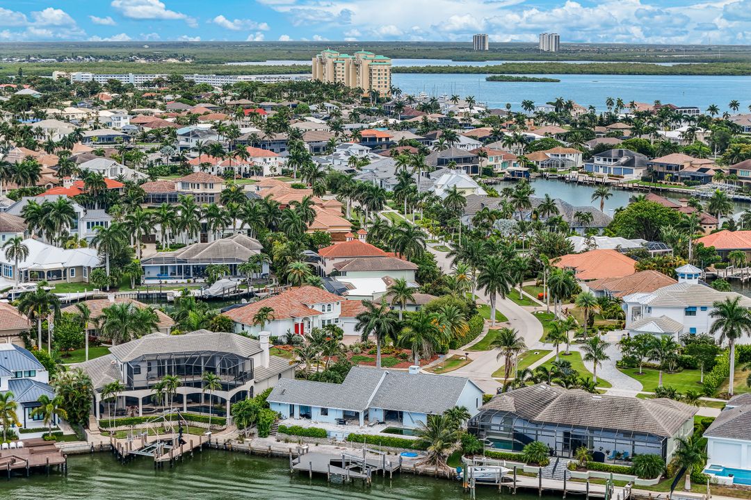 701 Rockport Ct, Marco Island, FL 34145