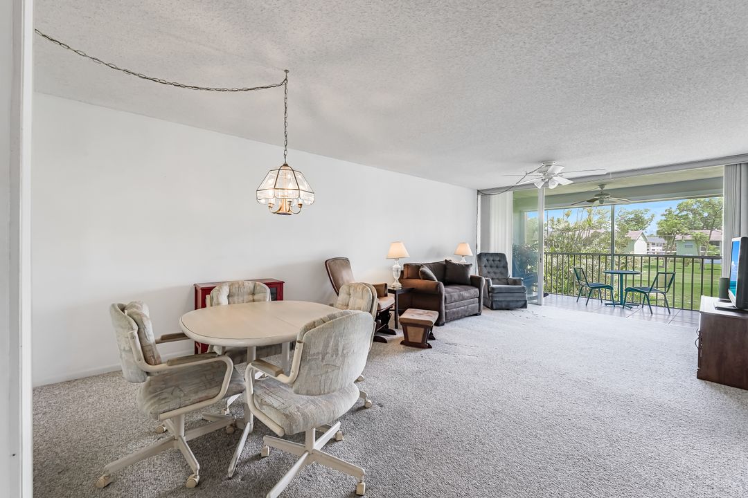 1085 Forest Lakes Dr #8204, Naples, FL 34105