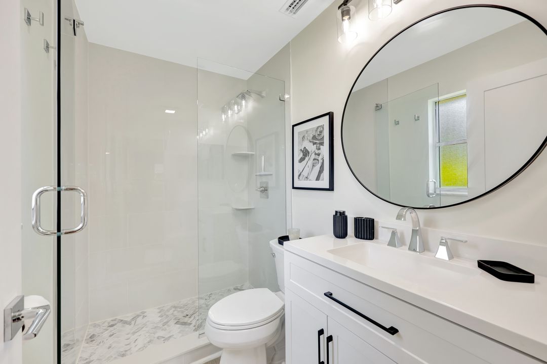 600 98th Ave N #B, Naples, FL 34108